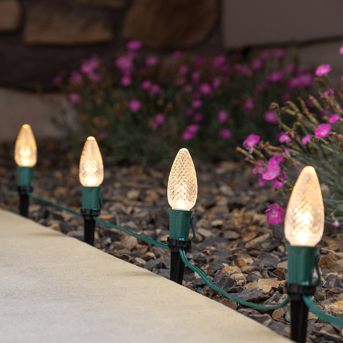 Universal 4.5" Christmas C9 & C7 Light Stake For Ground & Pathway Lights